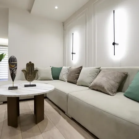 La Grand - New Bazaar Τίρανα