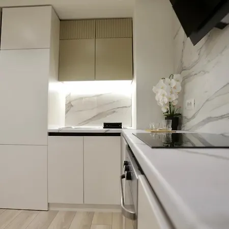 La Grand - New Bazaar *