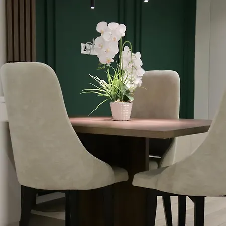 La Grand - New Bazaar Τίρανα