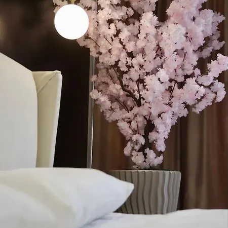 La Grand - New Bazaar * Τίρανα