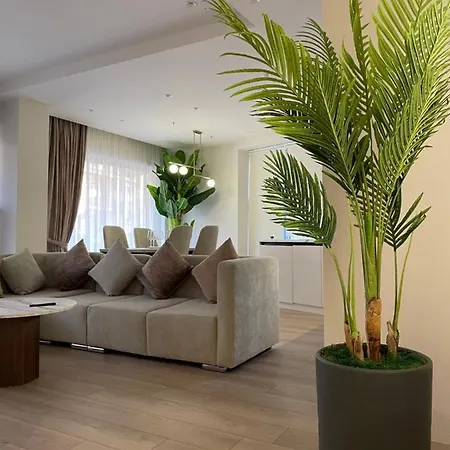 La Grand - New Bazaar