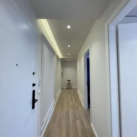 La Grand - New Bazaar *