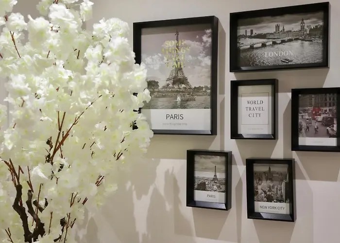 Daire La Grand - New Bazaar Tiran