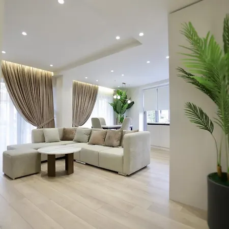 La Grand - New Bazaar *