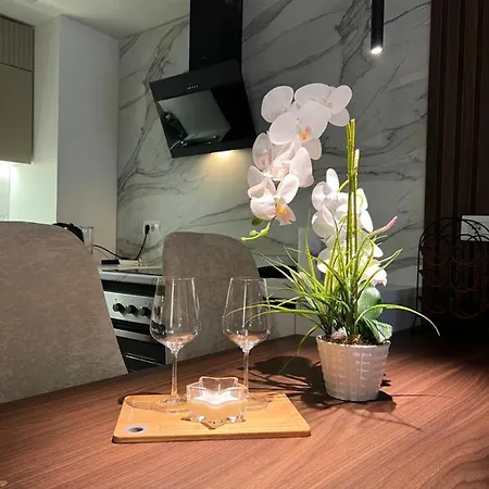 La Grand - New Bazaar Apartmán *