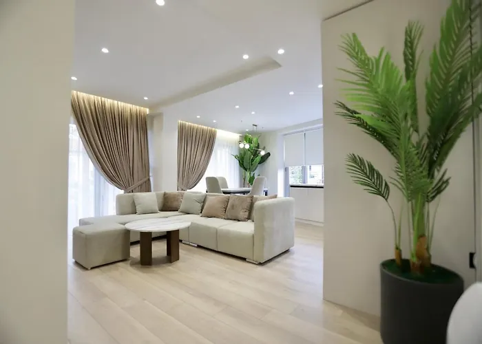 La Grand - New Bazaar *