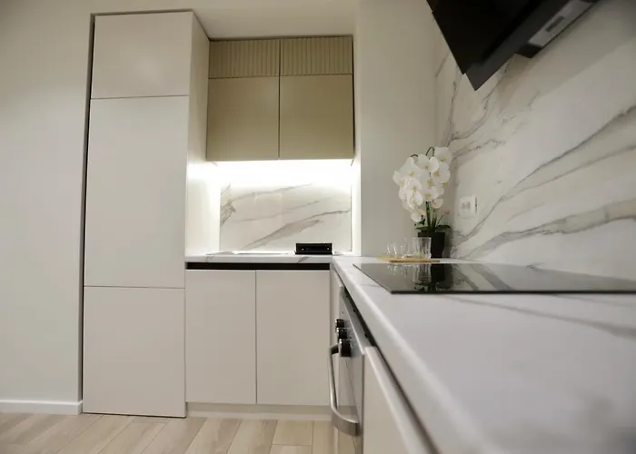 La Grand - New Bazaar *