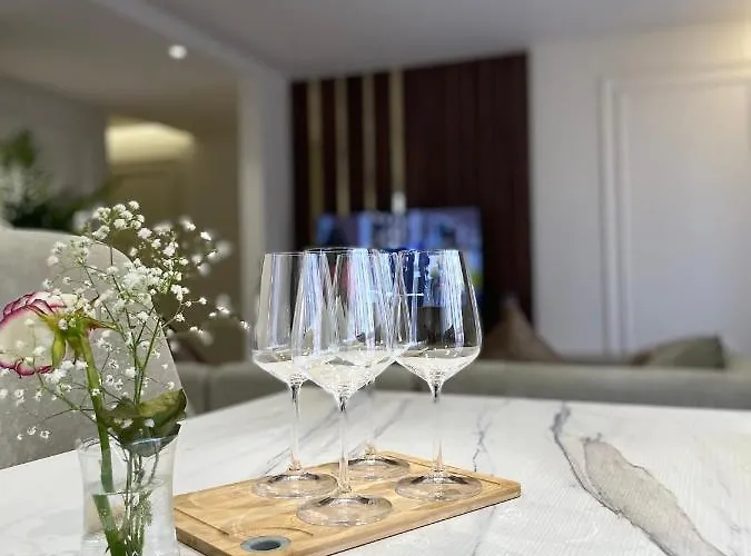 La Grand - New Bazaar * Tirana